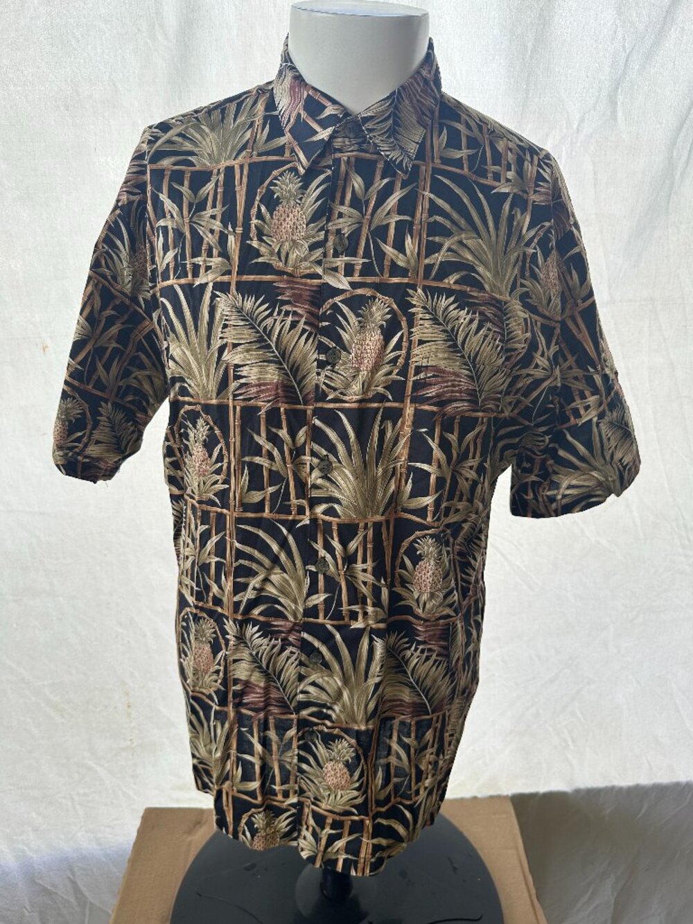 Tori Richard Men's Pineapple Bamboo Pattern Brown Black Hawaiian Shirt Size Medi